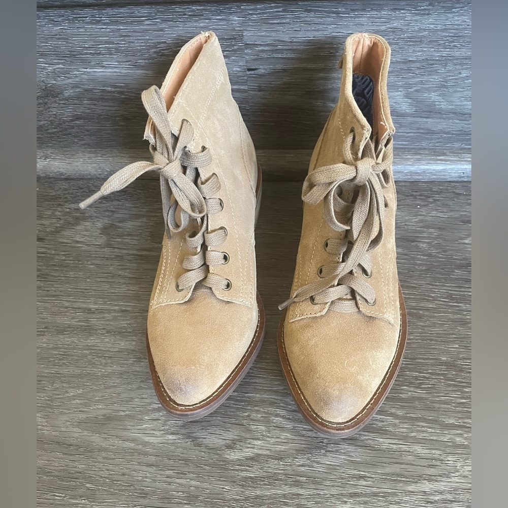 Dingo (NWOT) Western Suede Lace-Up bootie Style - Picture 3 of 9